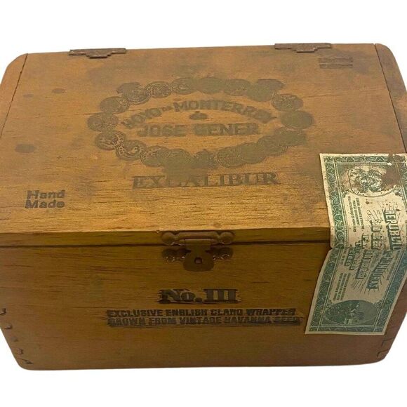 Vintage Hoyo De Monterrey De Jose Gener Cigar Box - Limited Edition Excalibur - Picture 1 of 9